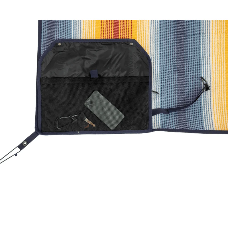 NEMO Equipment Victory Picnic Blanket 4 NEMO Equipment Victory Picnic Blanket - Image 2